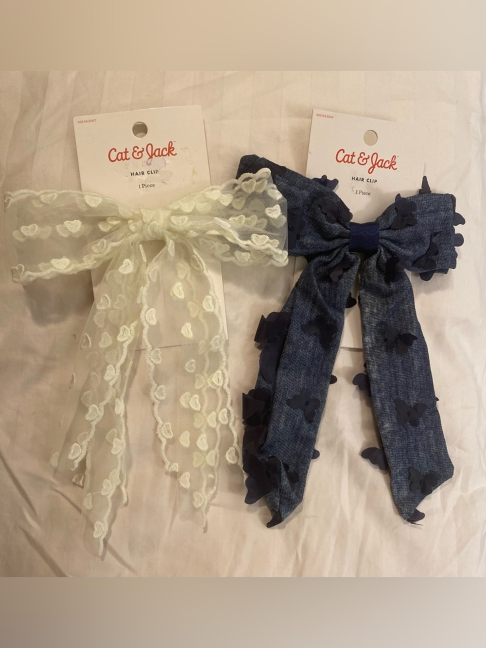 Cat & Jack Ivory Lace and Navy Bow Hair Clips Set